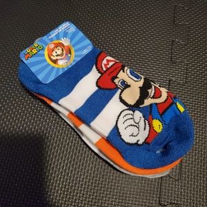 Nwt nintendo super mario socks 3 pack
